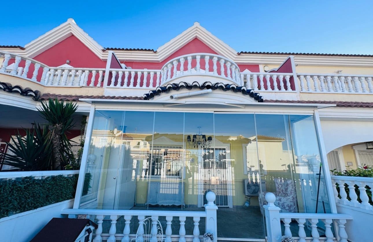 2 bedroom Townhouse for sale in Benijofar with pool - € 189,995 (Ref: 9420065)