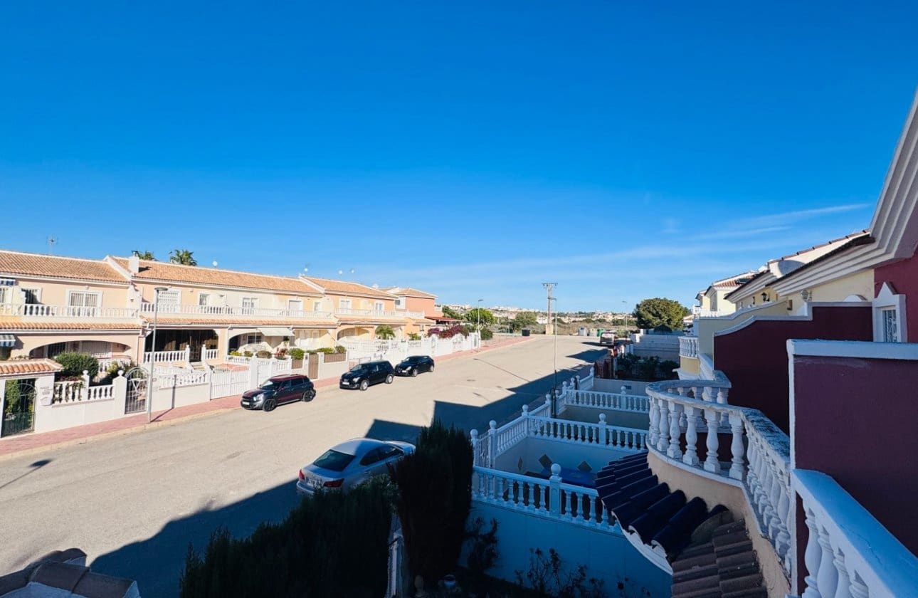 2 bedroom Townhouse for sale in Benijofar with pool - € 189,995 (Ref: 9420065)