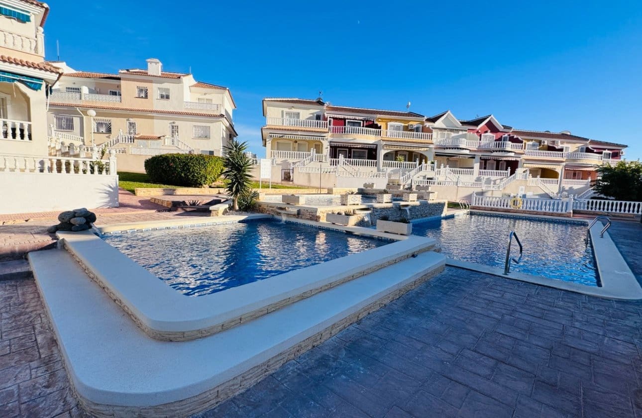 2 bedroom Townhouse for sale in Benijofar with pool - € 189,995 (Ref: 9420065)