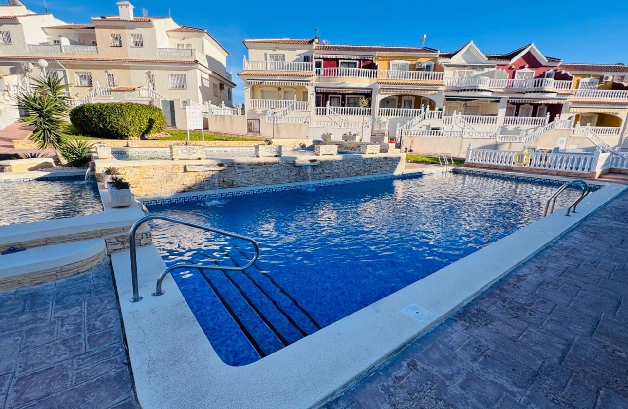 2 bedroom Townhouse for sale in Benijofar with pool - € 189,995 (Ref: 9420065)