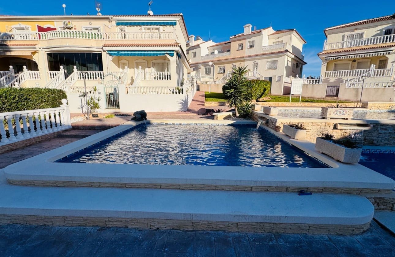 2 bedroom Townhouse for sale in Benijofar with pool - € 189,995 (Ref: 9420065)