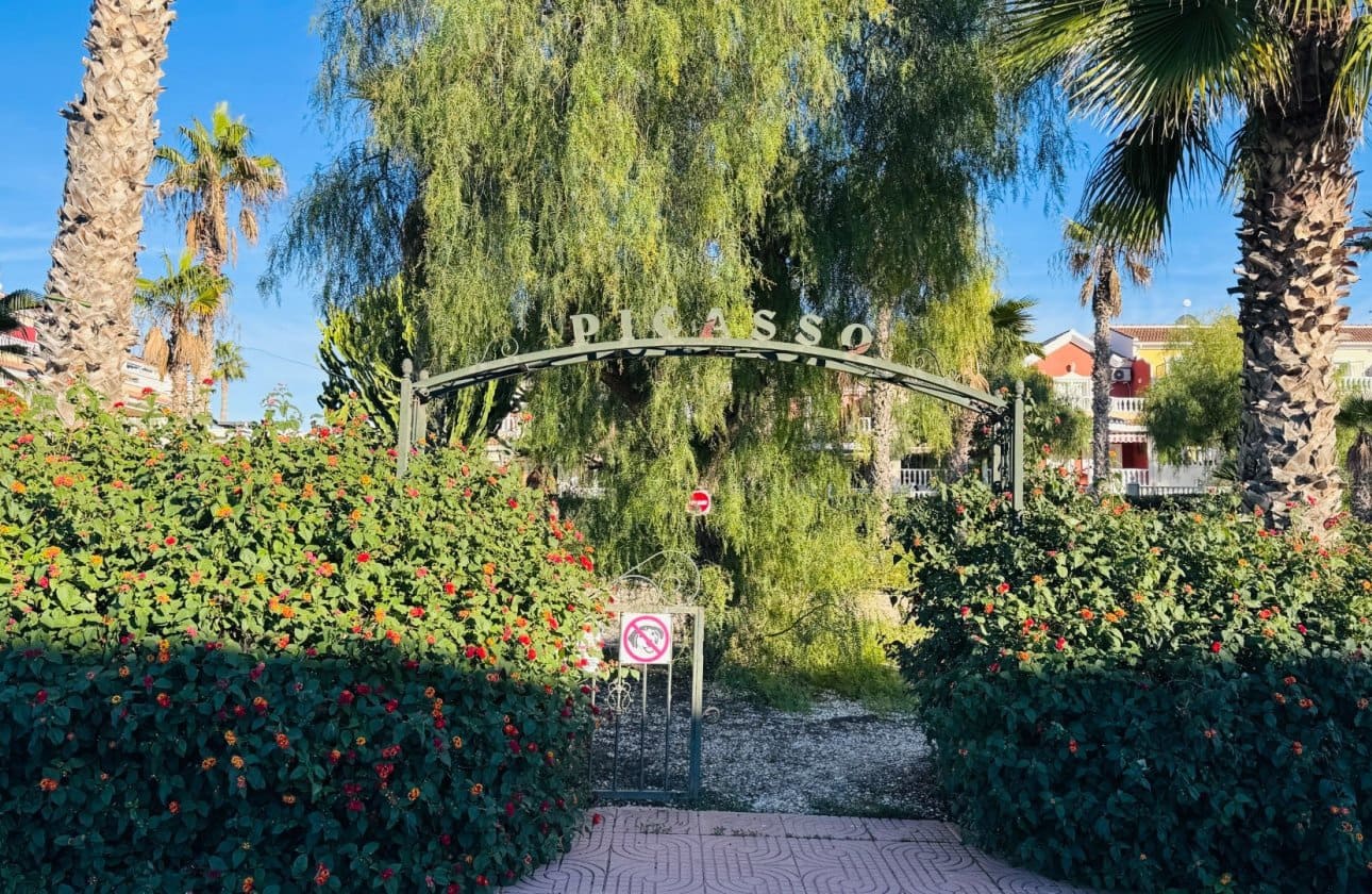 2 bedroom Townhouse for sale in Benijofar with pool - € 189,995 (Ref: 9420065)