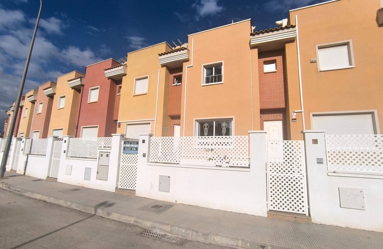 Casa de 4 habitaciones en Bigastro en venta con piscina garaje - 219.000 € (Ref: 9432024)