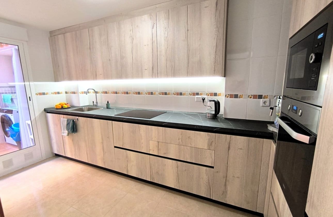 Casa de 4 habitaciones en Bigastro en venta con piscina garaje - 219.000 € (Ref: 9432024)