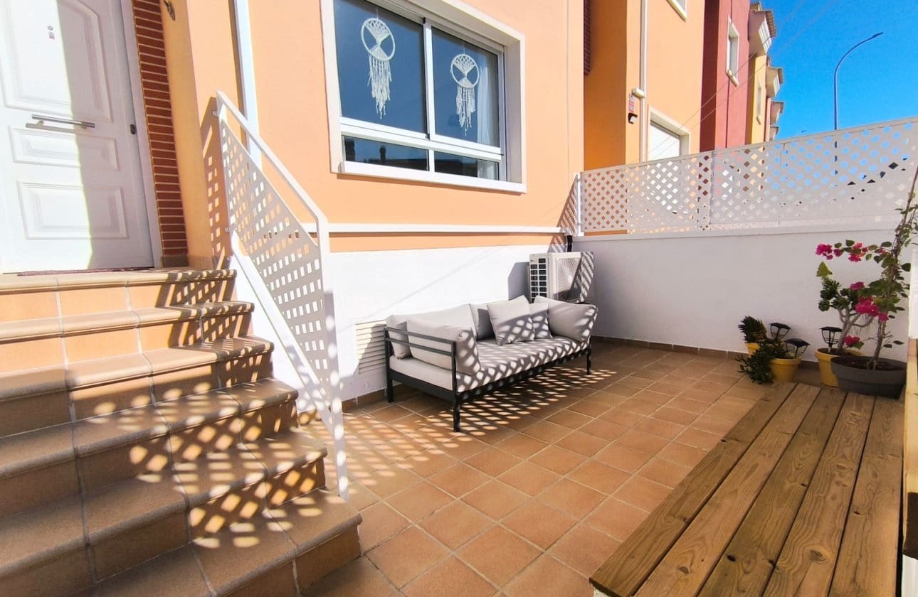 Casa de 4 habitaciones en Bigastro en venta con piscina garaje - 219.000 € (Ref: 9432024)