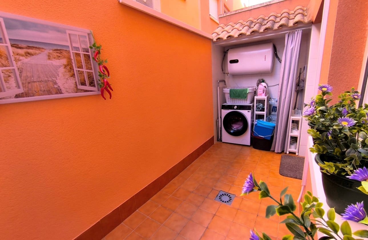 Casa de 4 habitaciones en Bigastro en venta con piscina garaje - 219.000 € (Ref: 9432024)