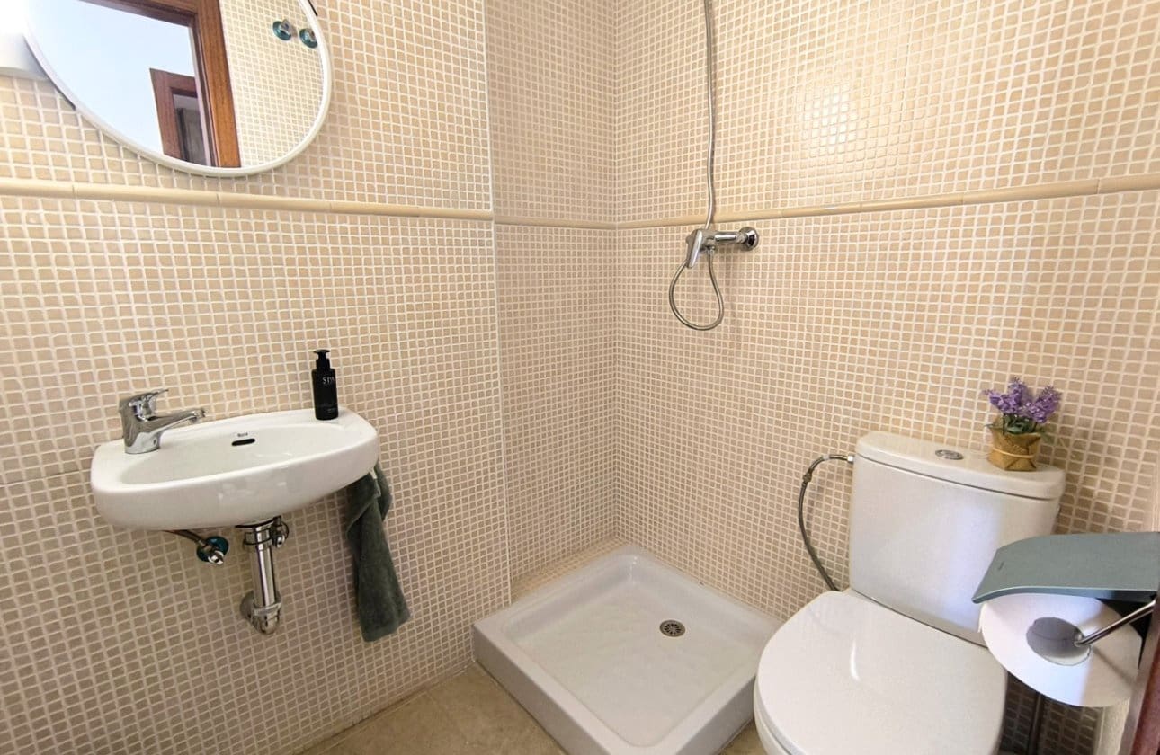 Casa de 4 habitaciones en Bigastro en venta con piscina garaje - 219.000 € (Ref: 9432024)