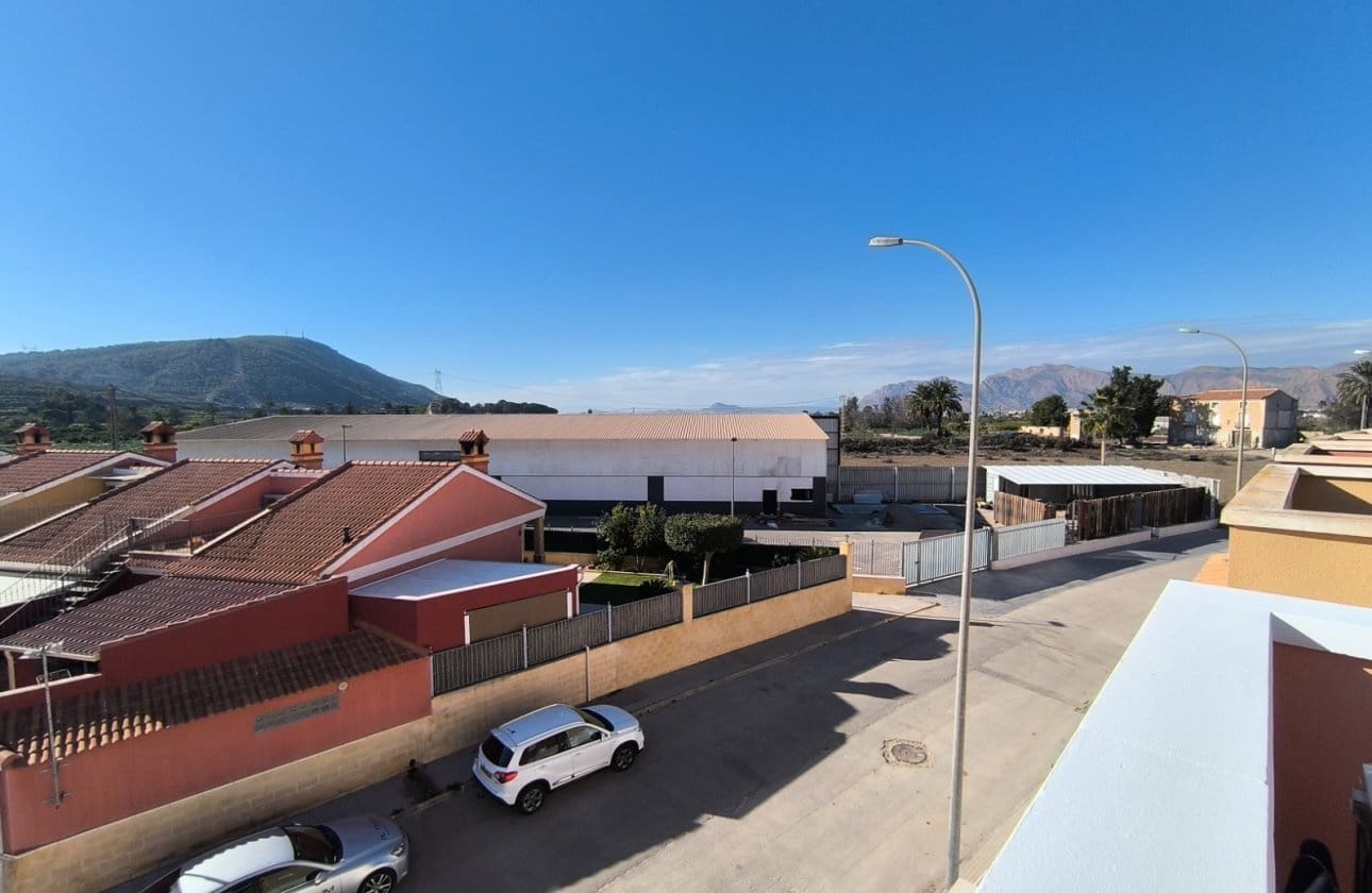 Casa de 4 habitaciones en Bigastro en venta con piscina garaje - 219.000 € (Ref: 9432024)