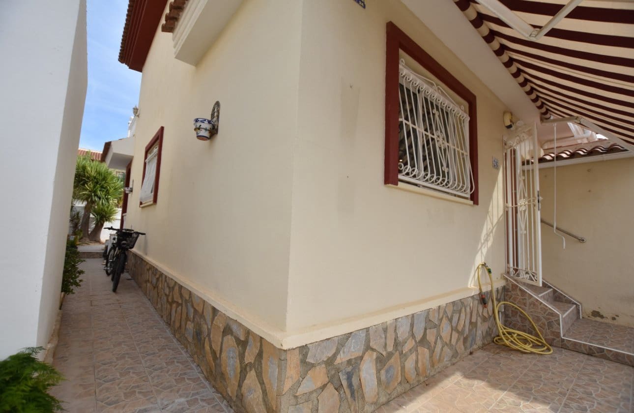 2 soverom Hus til salgs i Dona Pepa med svømmebasseng - € 255 000 (Ref: 9447194)