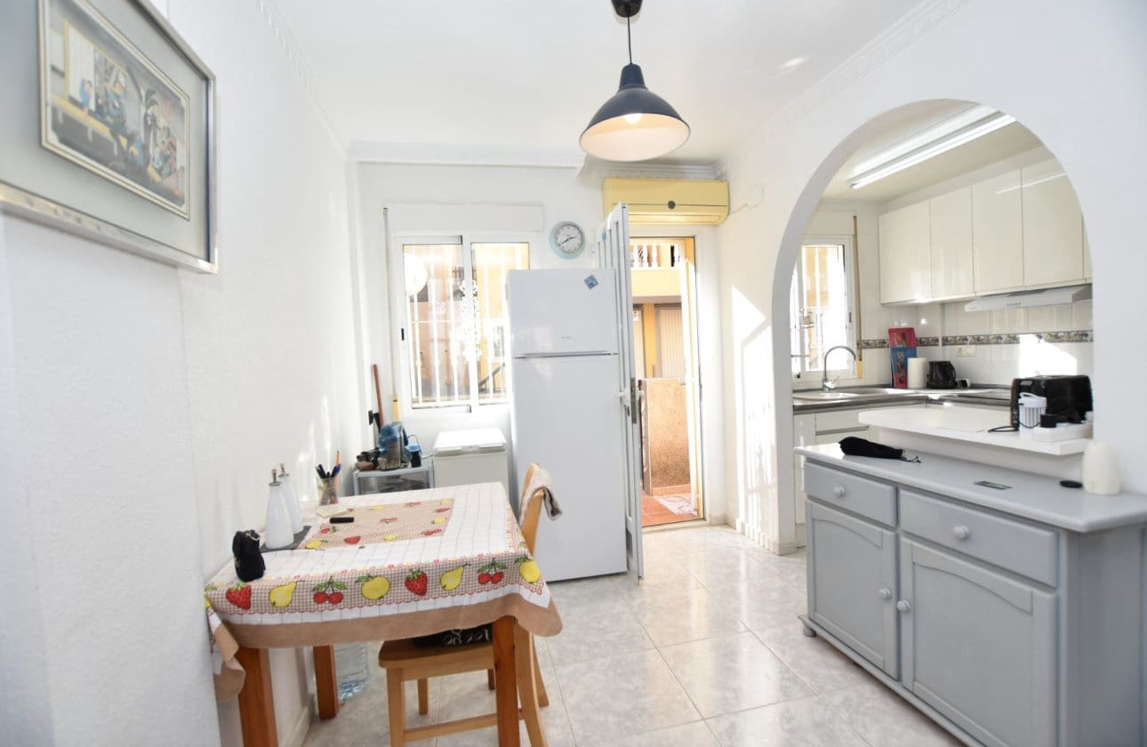 2 soveværelse Rækkehus til salg i Algorfa med swimmingpool - € 135.000 (Ref: 9447195)