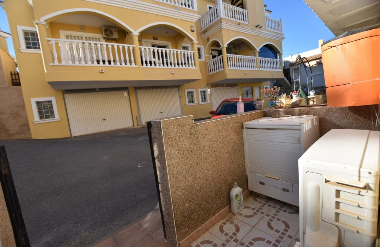 2 soveværelse Rækkehus til salg i Algorfa med swimmingpool - € 135.000 (Ref: 9447195)