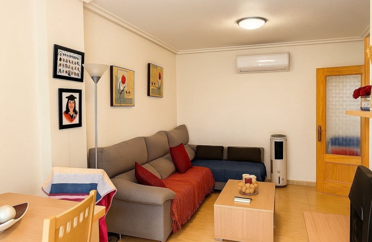 2 slaapkamer Appartement te koop in Formentera del Segura met zwembad - € 116.000 (Ref: 9447196)