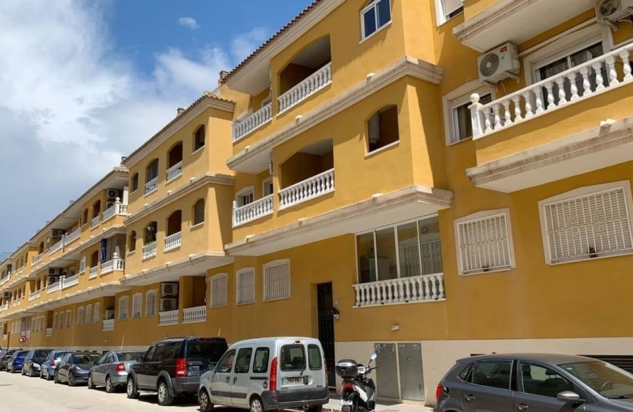 2 slaapkamer Appartement te koop in Formentera del Segura met zwembad - € 116.000 (Ref: 9447196)