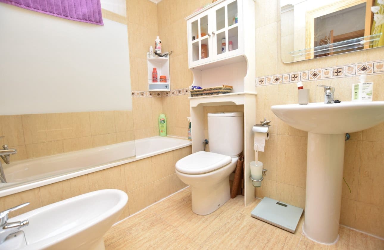 2 slaapkamer Appartement te koop in Formentera del Segura met zwembad - € 116.000 (Ref: 9447196)