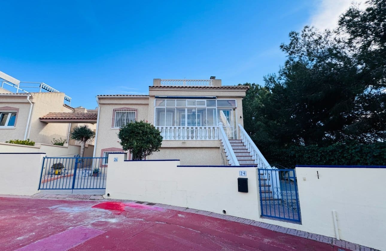 2 bedroom Villa for sale in Algorfa with pool garage - € 249,950 (Ref: 9516513)