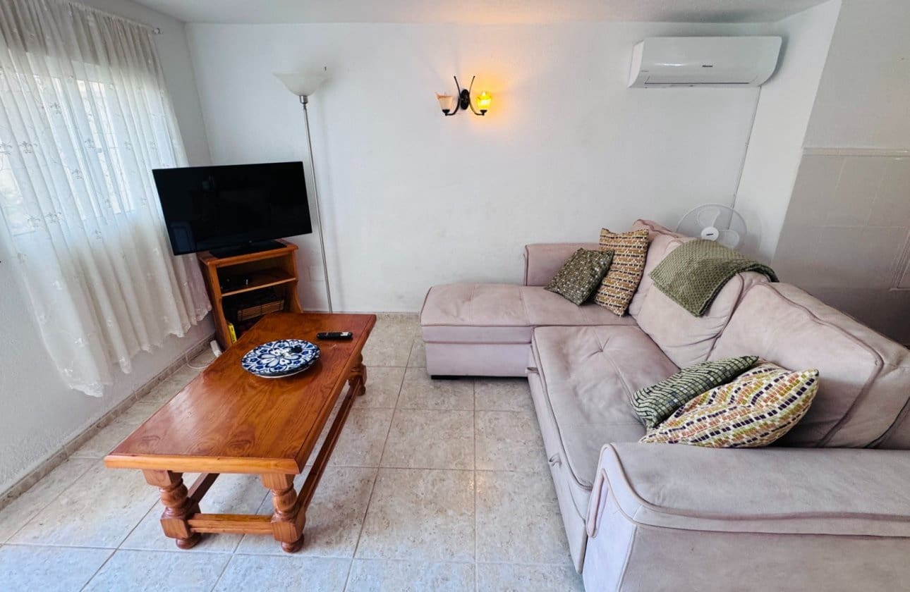 2 bedroom Villa for sale in Algorfa with pool garage - € 249,950 (Ref: 9516513)