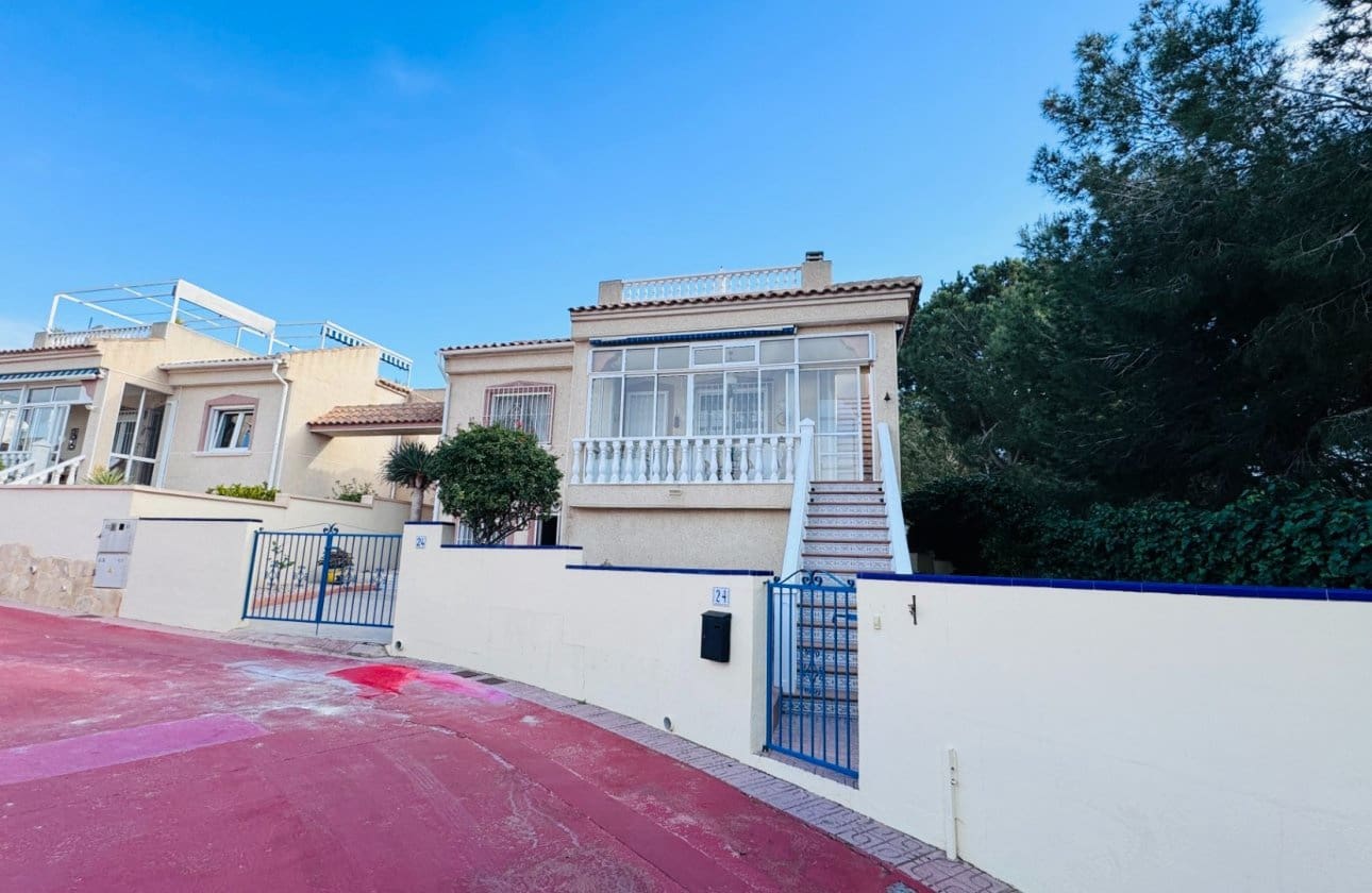 2 bedroom Villa for sale in Algorfa with pool garage - € 249,950 (Ref: 9516513)