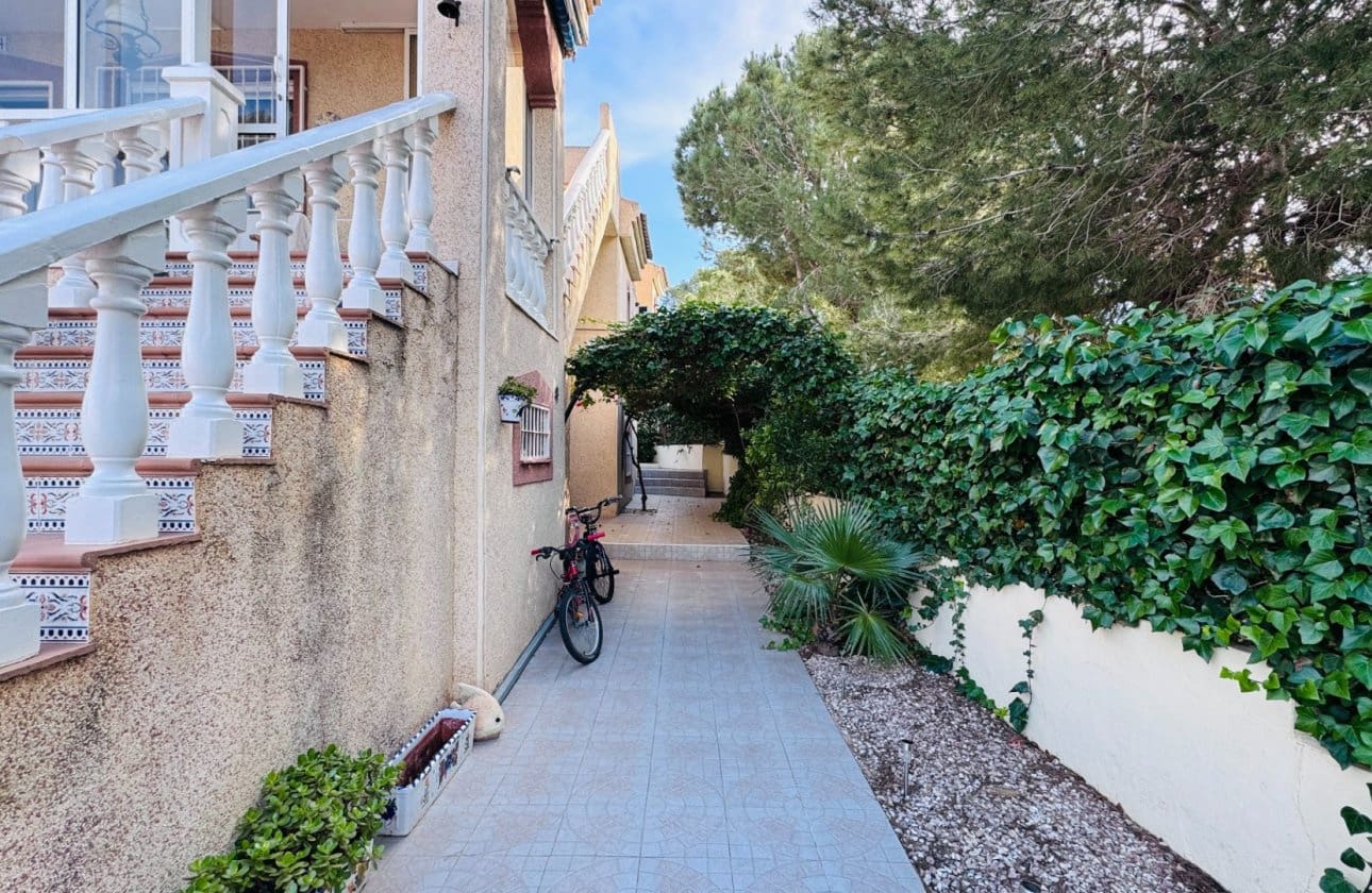 2 bedroom Villa for sale in Algorfa with pool garage - € 249,950 (Ref: 9516513)