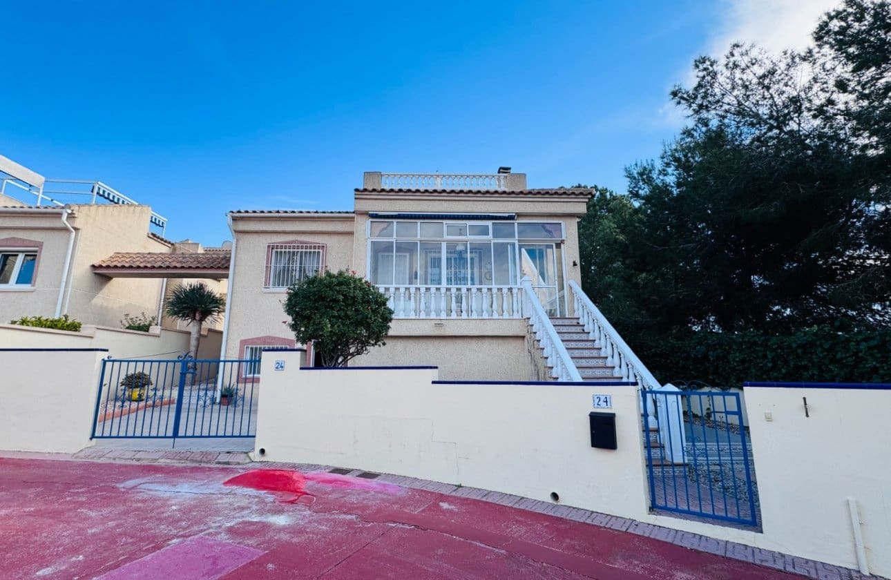 2 bedroom Villa for sale in Algorfa with pool garage - € 249,950 (Ref: 9516513)