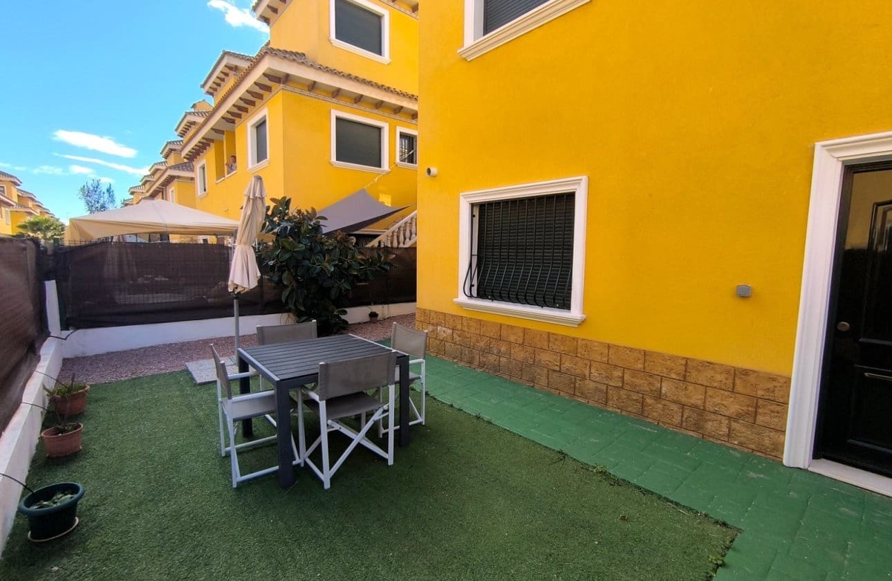 2 sovrum Semi-fristående Villa till salu i Ciudad Quesada med pool garage - 250 000 € (Ref: 9528799)