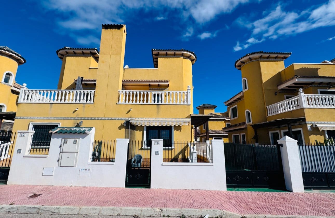 2 sovrum Semi-fristående Villa till salu i Ciudad Quesada med pool garage - 250 000 € (Ref: 9528799)