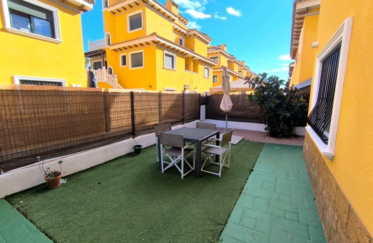 2 sovrum Semi-fristående Villa till salu i Ciudad Quesada med pool garage - 250 000 € (Ref: 9528799)