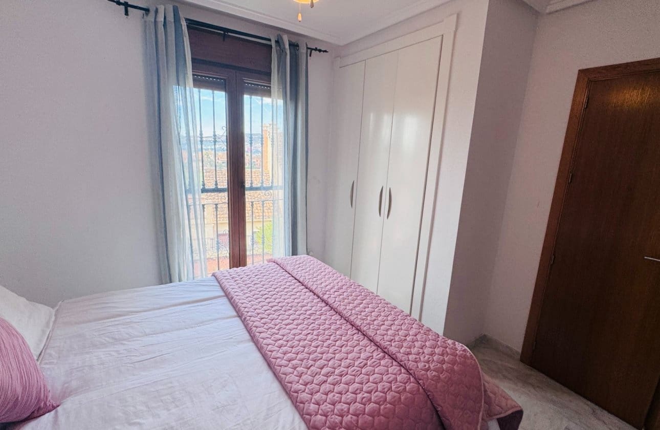 2 soveværelse Lejlighed til salg i Algorfa med swimmingpool garage - € 210.000 (Ref: 9528800)