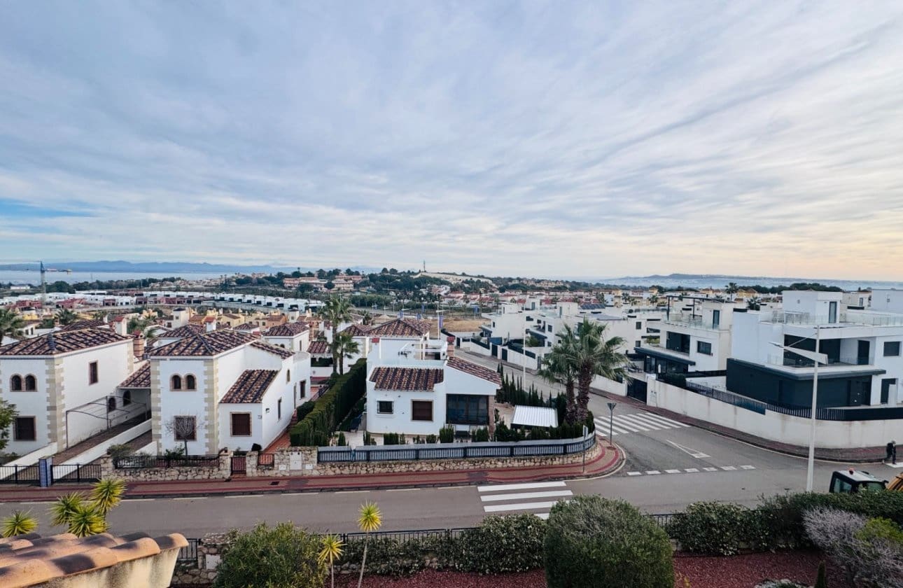 2 soveværelse Lejlighed til salg i Algorfa med swimmingpool garage - € 210.000 (Ref: 9528800)