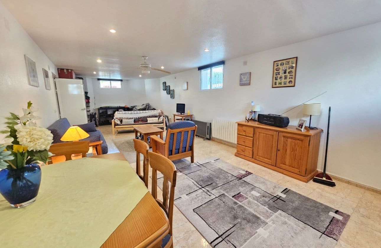 3 sypialnia Willa na sprzedaż w Benimar z basenem garażem - 299 000 € (Ref: 9548976)