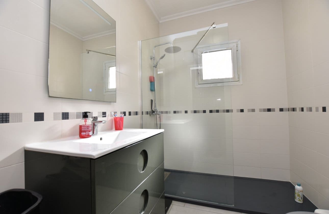 Casa de 2 habitaciones en Algorfa en venta con piscina garaje - 200.000 € (Ref: 9548978)