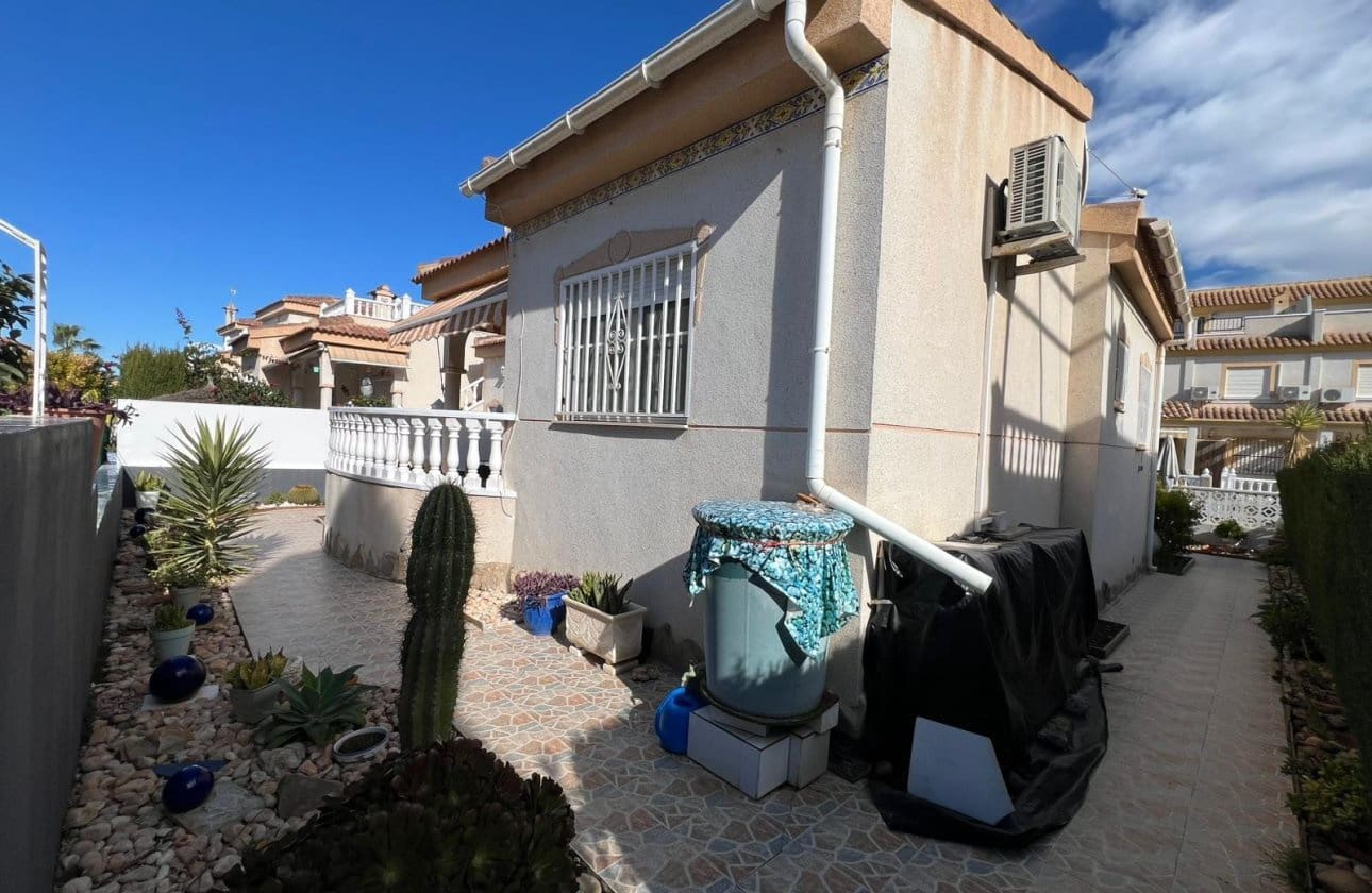 Casa de 2 habitaciones en Algorfa en venta con piscina garaje - 200.000 € (Ref: 9548978)