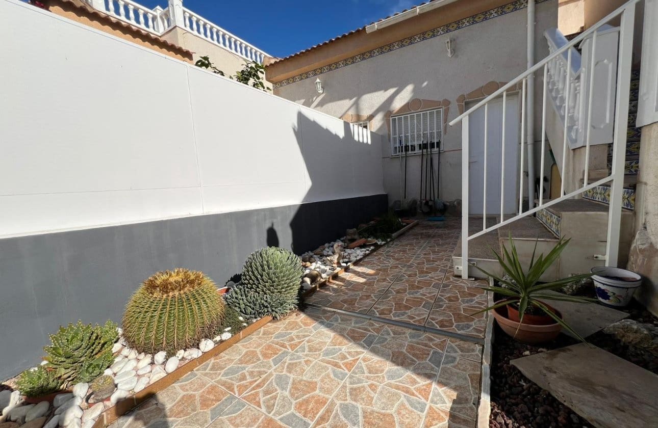 Casa de 2 habitaciones en Algorfa en venta con piscina garaje - 200.000 € (Ref: 9548978)
