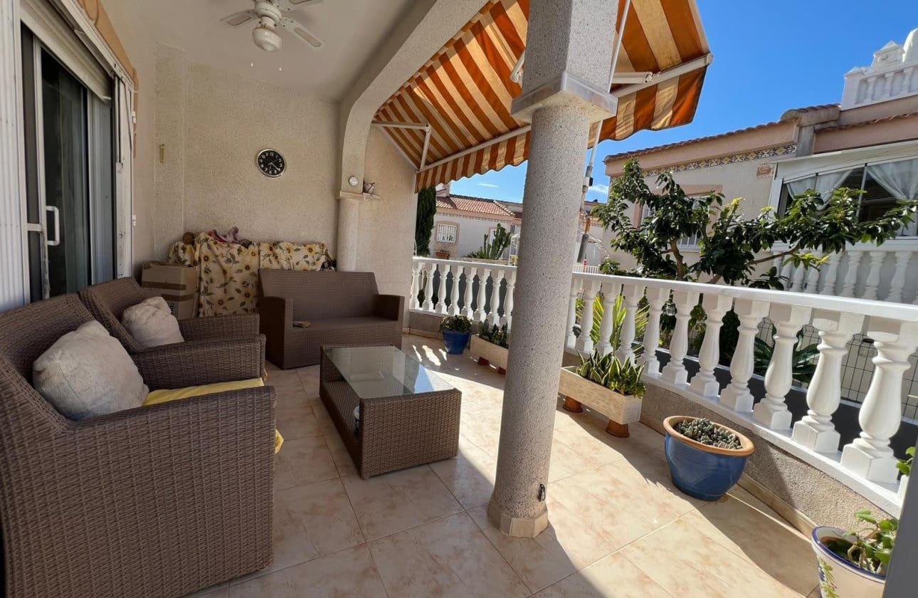 Casa de 2 habitaciones en Algorfa en venta con piscina garaje - 200.000 € (Ref: 9548978)