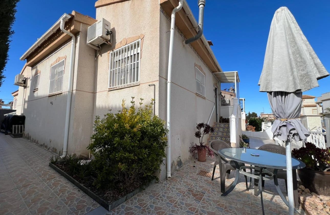 Casa de 2 habitaciones en Algorfa en venta con piscina garaje - 200.000 € (Ref: 9548978)