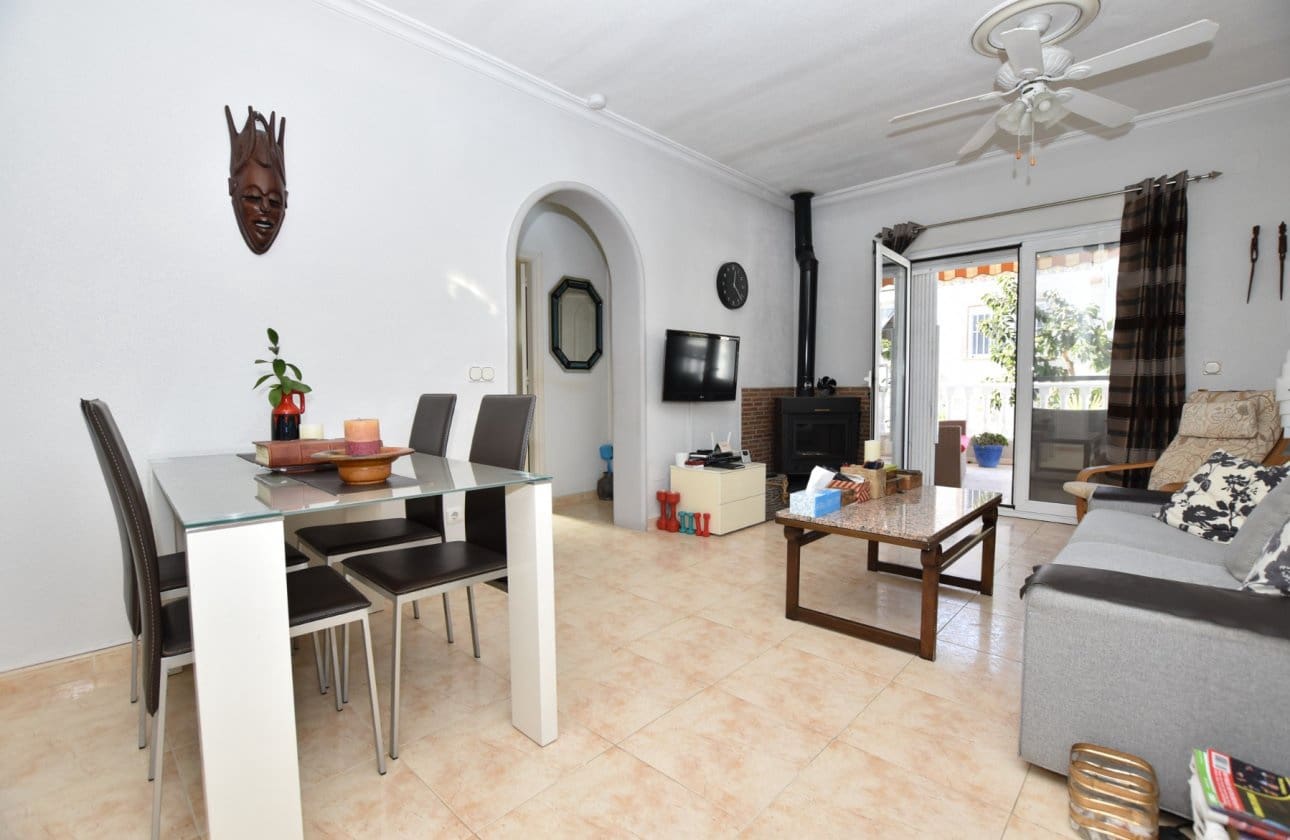 Casa de 2 habitaciones en Algorfa en venta con piscina garaje - 200.000 € (Ref: 9548978)