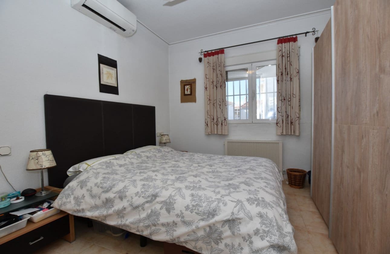 Casa de 2 habitaciones en Algorfa en venta con piscina garaje - 200.000 € (Ref: 9548978)