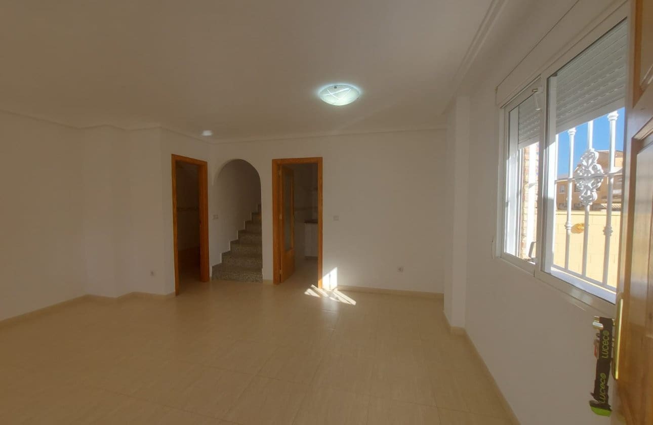 3 sovrum Radhus till salu i Ciudad Quesada med pool - 289 000 € (Ref: 9548979)