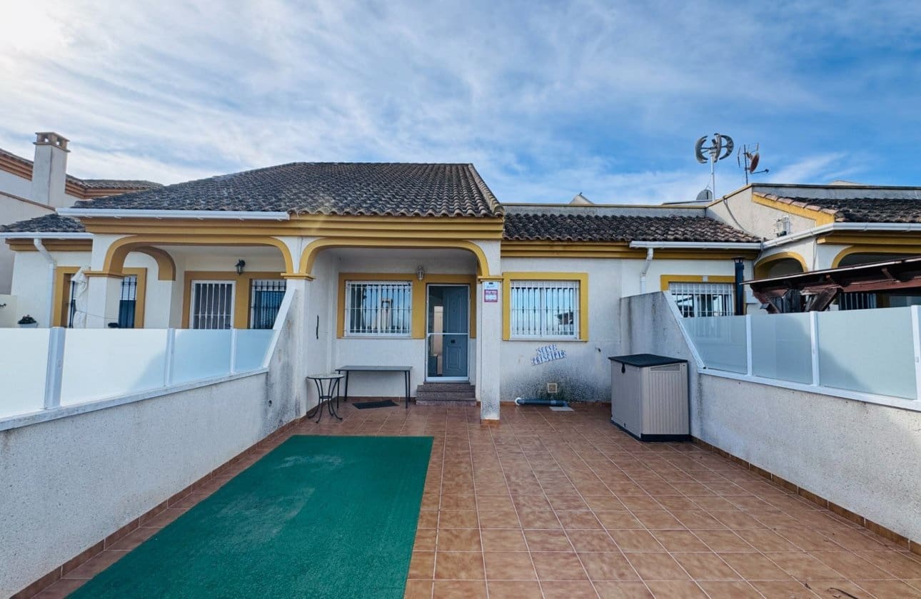 3 sovrum Hus till salu i Daya Nueva med pool - 159 950 € (Ref: 9552623)