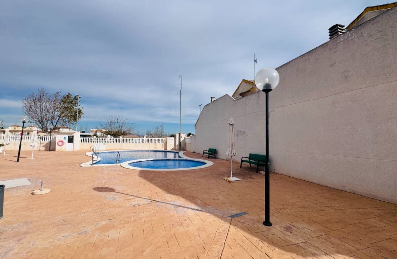 3 sovrum Hus till salu i Daya Nueva med pool - 159 950 € (Ref: 9552623)