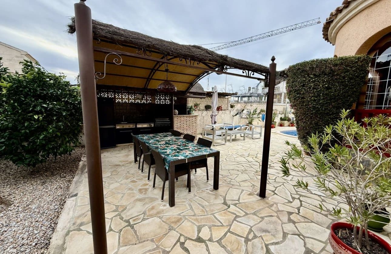 3 sovrum Villa till salu i Benijofar med pool - 330 000 € (Ref: 9603686)