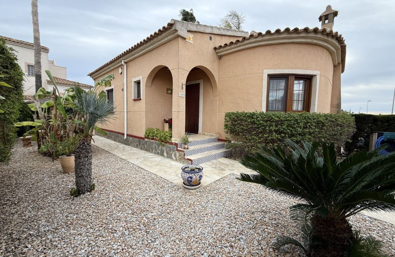 3 sovrum Villa till salu i Benijofar med pool - 330 000 € (Ref: 9603686)