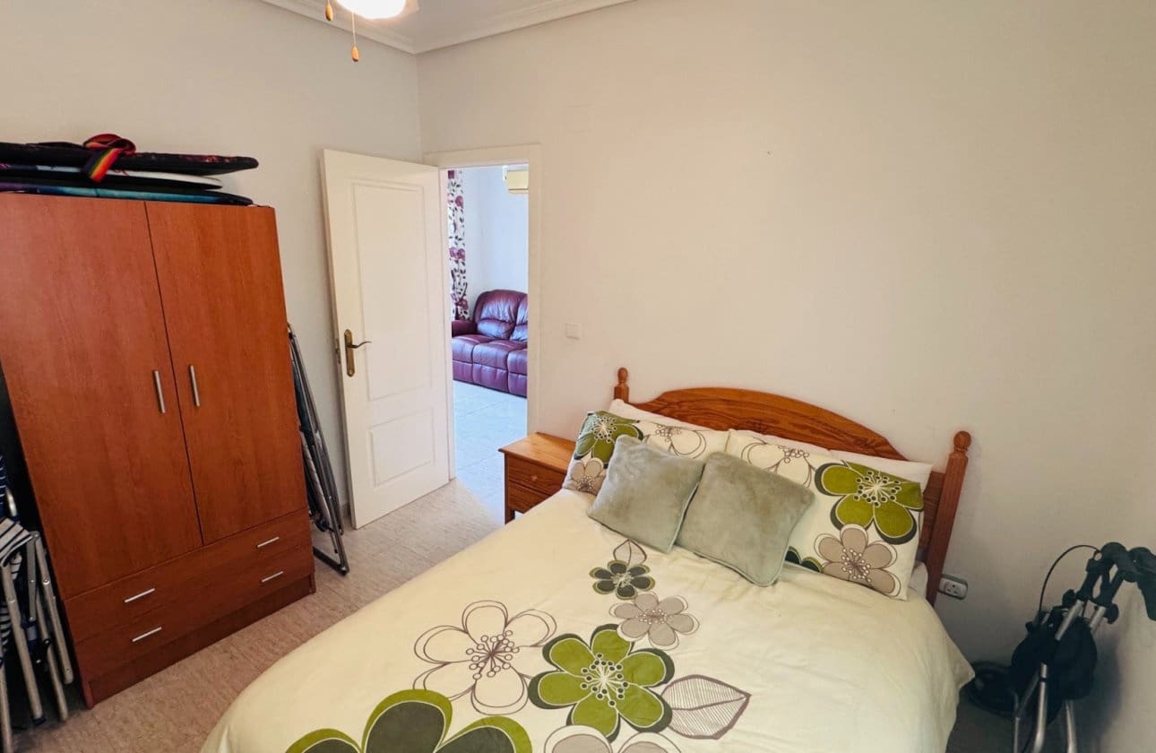 Apartamento de 2 habitaciones en Almoradí en venta con piscina - 109.950 € (Ref: 9631832)