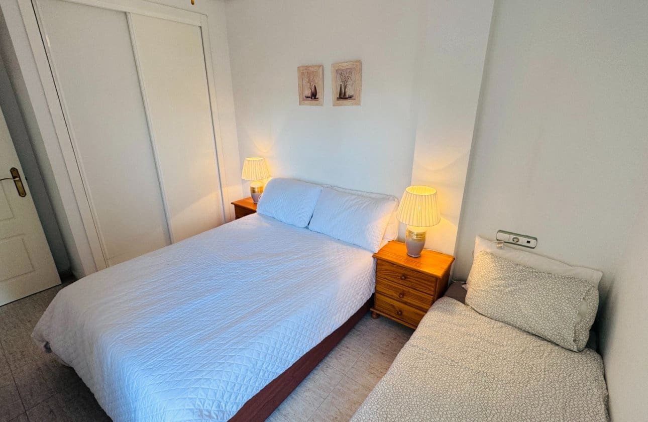 Apartamento de 2 habitaciones en Almoradí en venta con piscina - 109.950 € (Ref: 9631832)