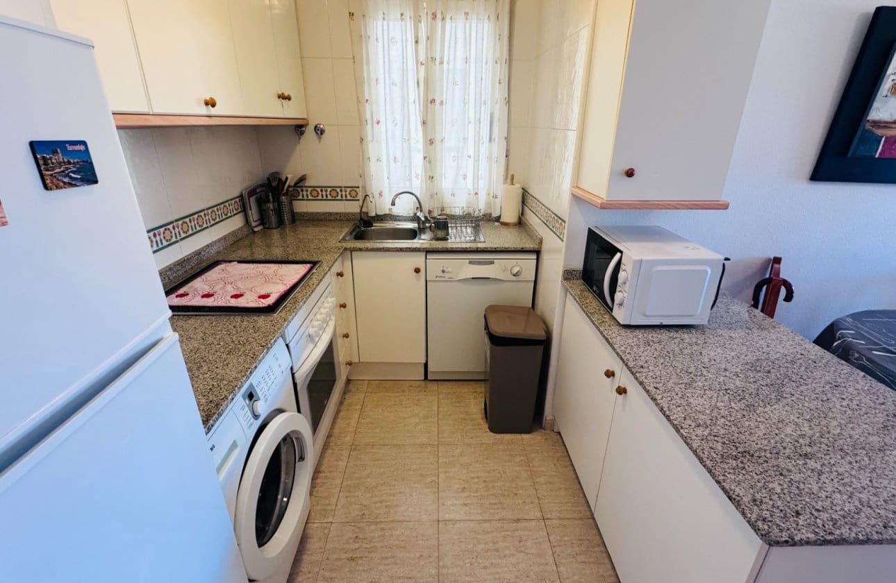 Apartamento de 2 habitaciones en Almoradí en venta con piscina - 109.950 € (Ref: 9631832)