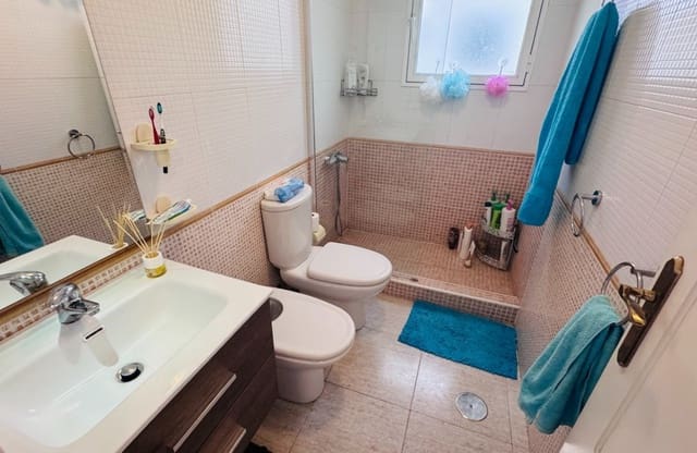 Apartamento de 2 habitaciones en Almoradí en venta con piscina - 109.950 € (Ref: 9631832)