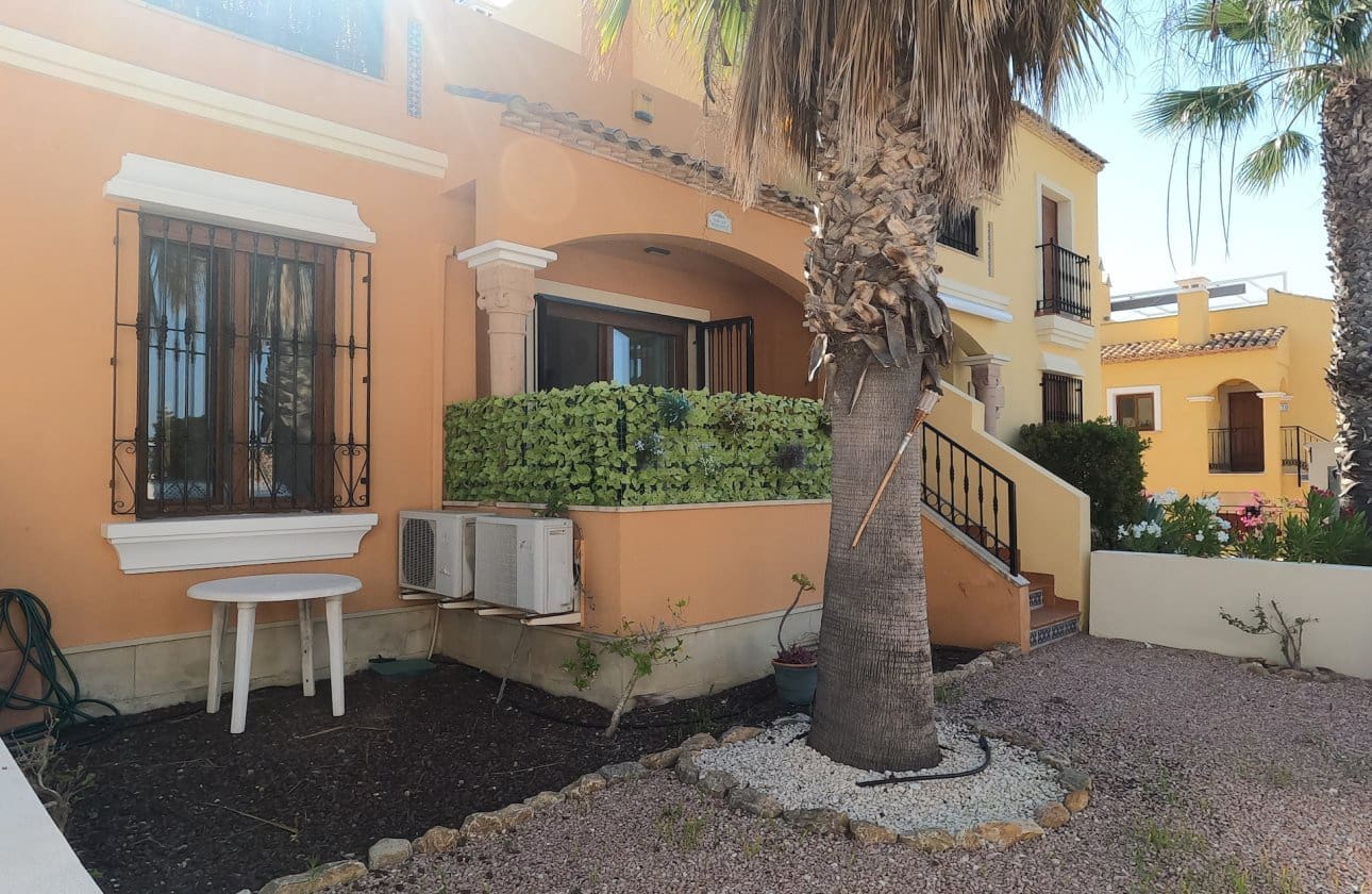 3 bedroom Townhouse for sale in Algorfa with pool - € 249,000 (Ref: 9643493)