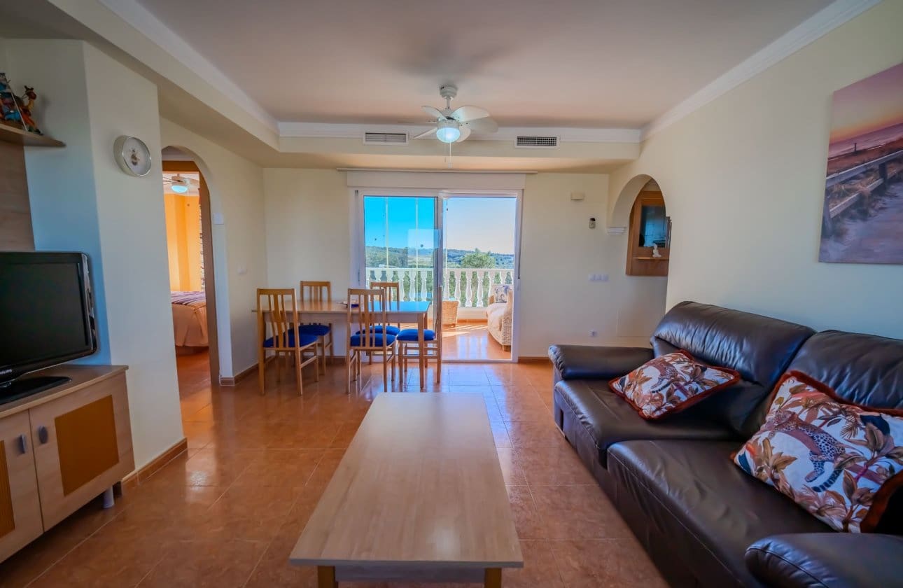 2 sovrum Lägenhet till salu i Guardamar del Segura med pool - 169 950 € (Ref: 9643495)