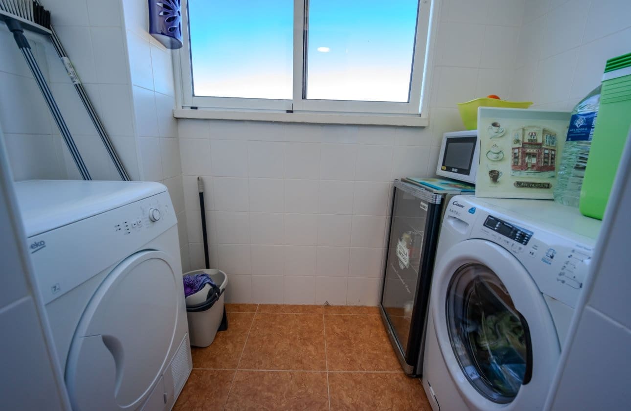 2 sovrum Lägenhet till salu i Guardamar del Segura med pool - 169 950 € (Ref: 9643495)