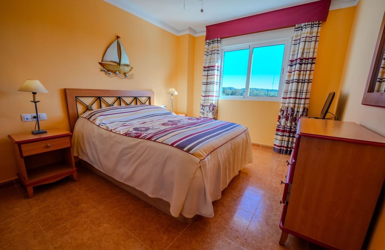 2 sovrum Lägenhet till salu i Guardamar del Segura med pool - 169 950 € (Ref: 9643495)