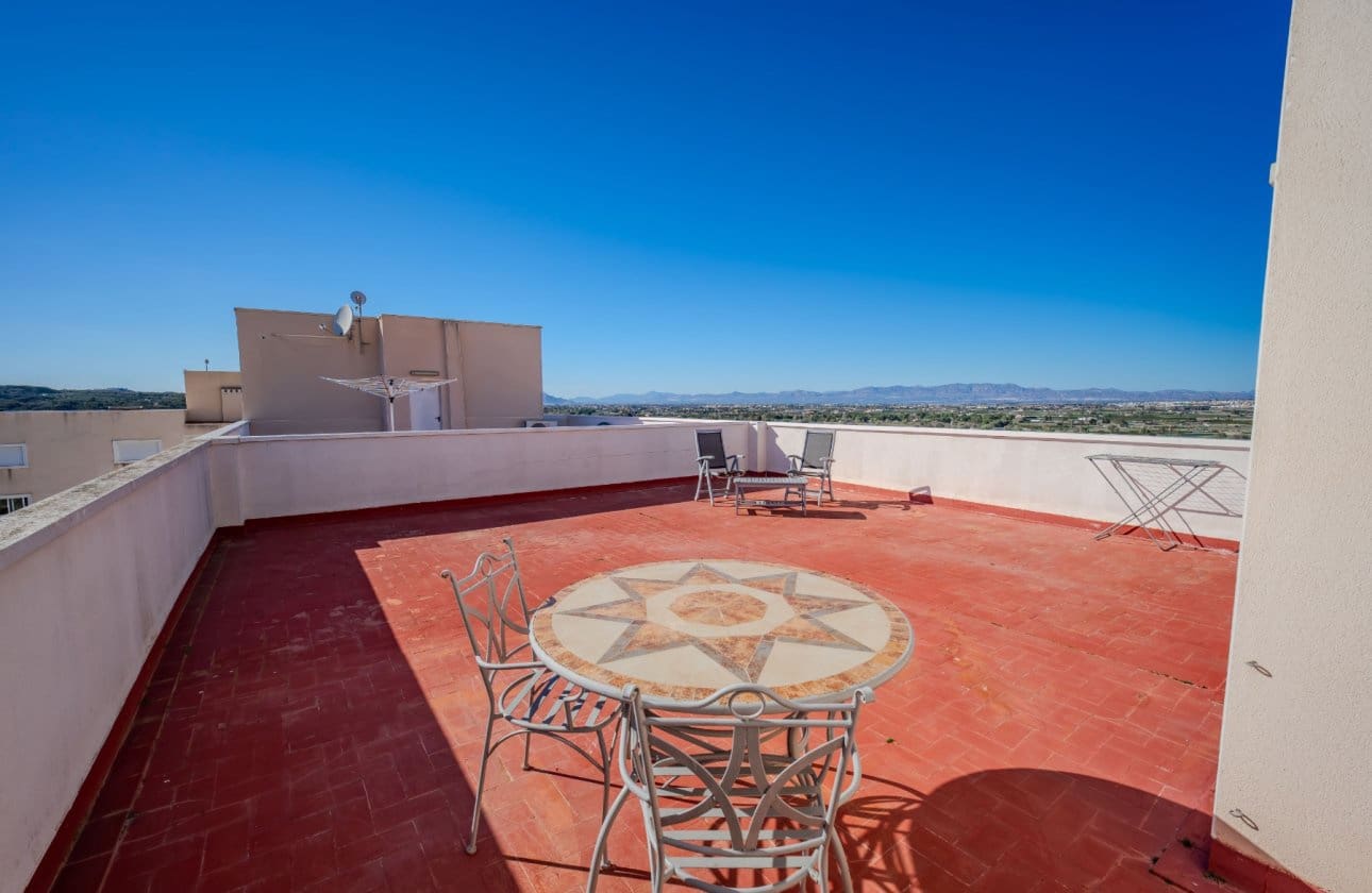 2 sovrum Lägenhet till salu i Guardamar del Segura med pool - 169 950 € (Ref: 9643495)